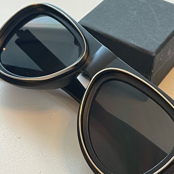 Black & Silver Aviator Style Sunglasses - Picture 7 of 11